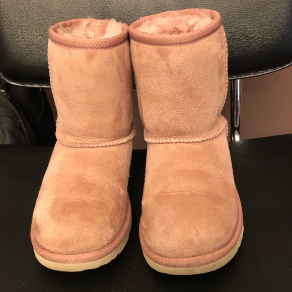 كاتدرائية مسنن طبقة uggs size 13 kids 